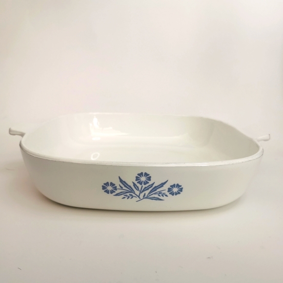Pyrex Vintage 10in Casserole - Picture 1 of 5
